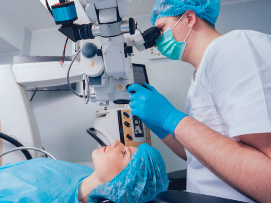 Hero_Article_EnUK_Laser-Cataract-Surgery