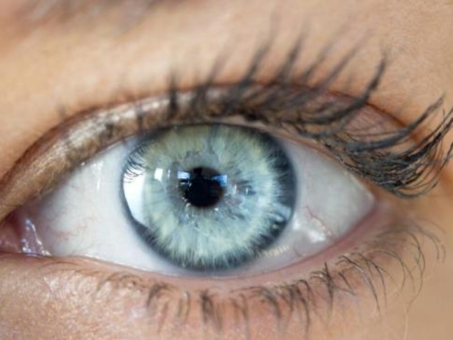 تجربتي مع عملية زراعة العدسات